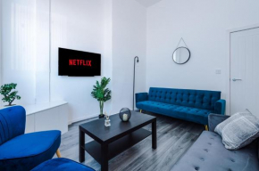 Cozy and Snuggly Apartment in Liverpool Sleeps 4, Free Wifi & Netflix